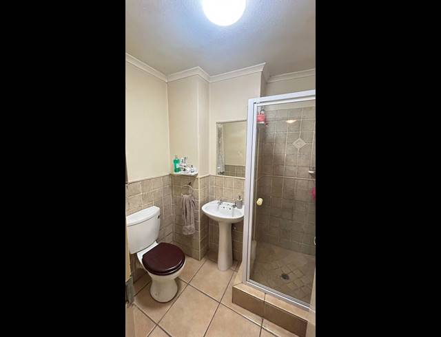 2 BEDROOM APARTMENT FOR SALE IN CASTLEVIEW